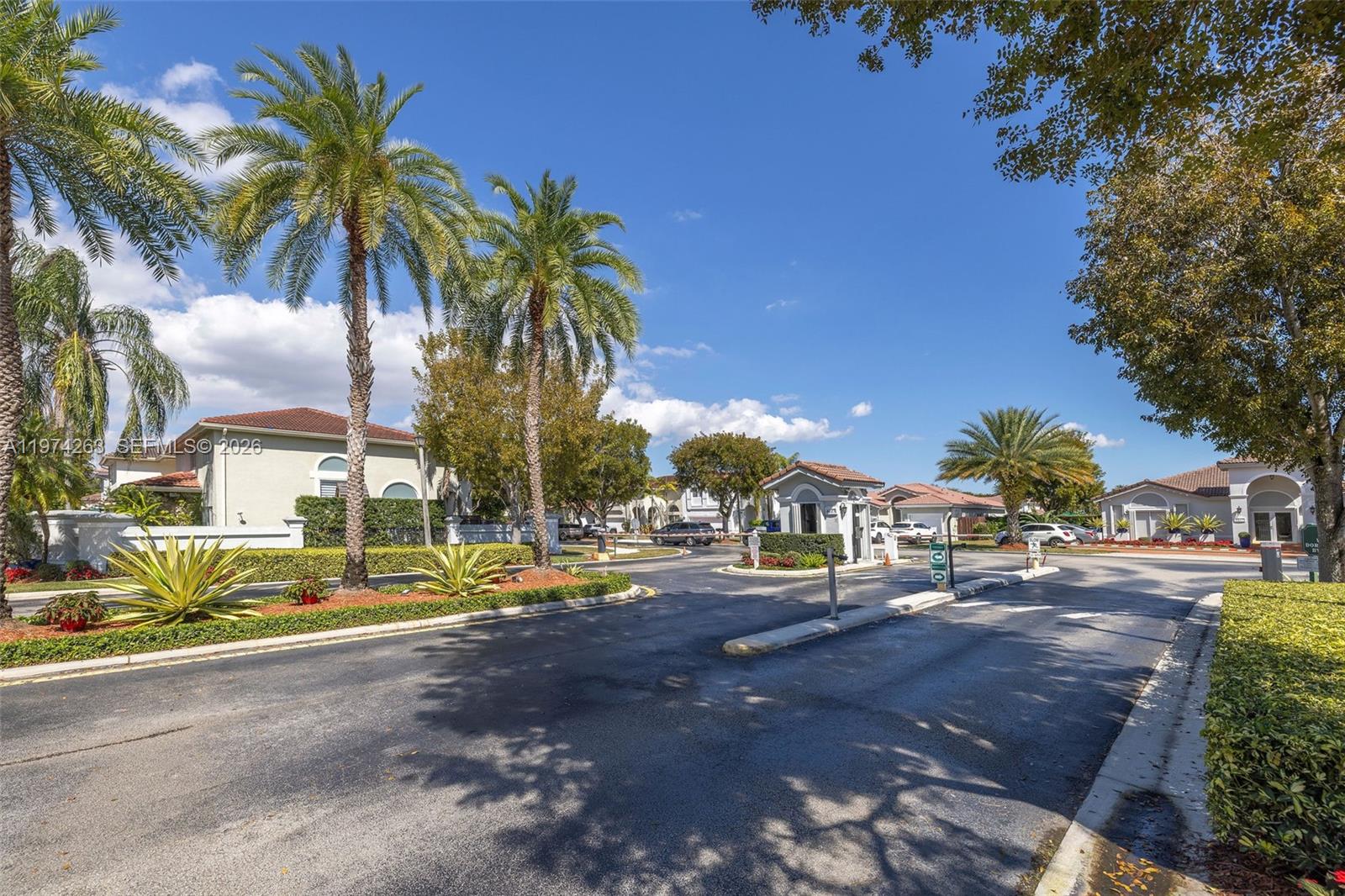 DORAL MEADOWS 1ST ADDN - Residential