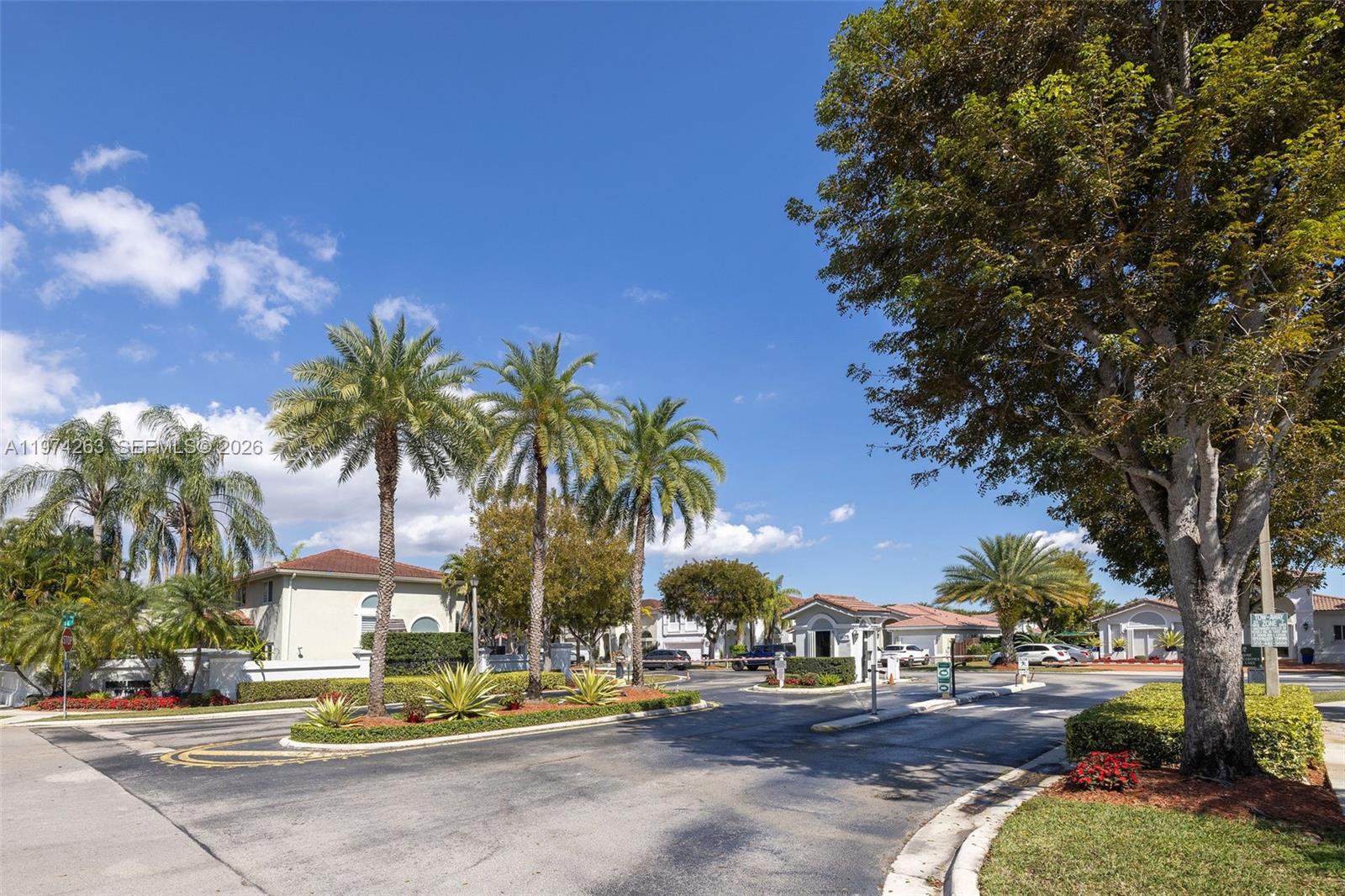 DORAL MEADOWS 1ST ADDN - Residential