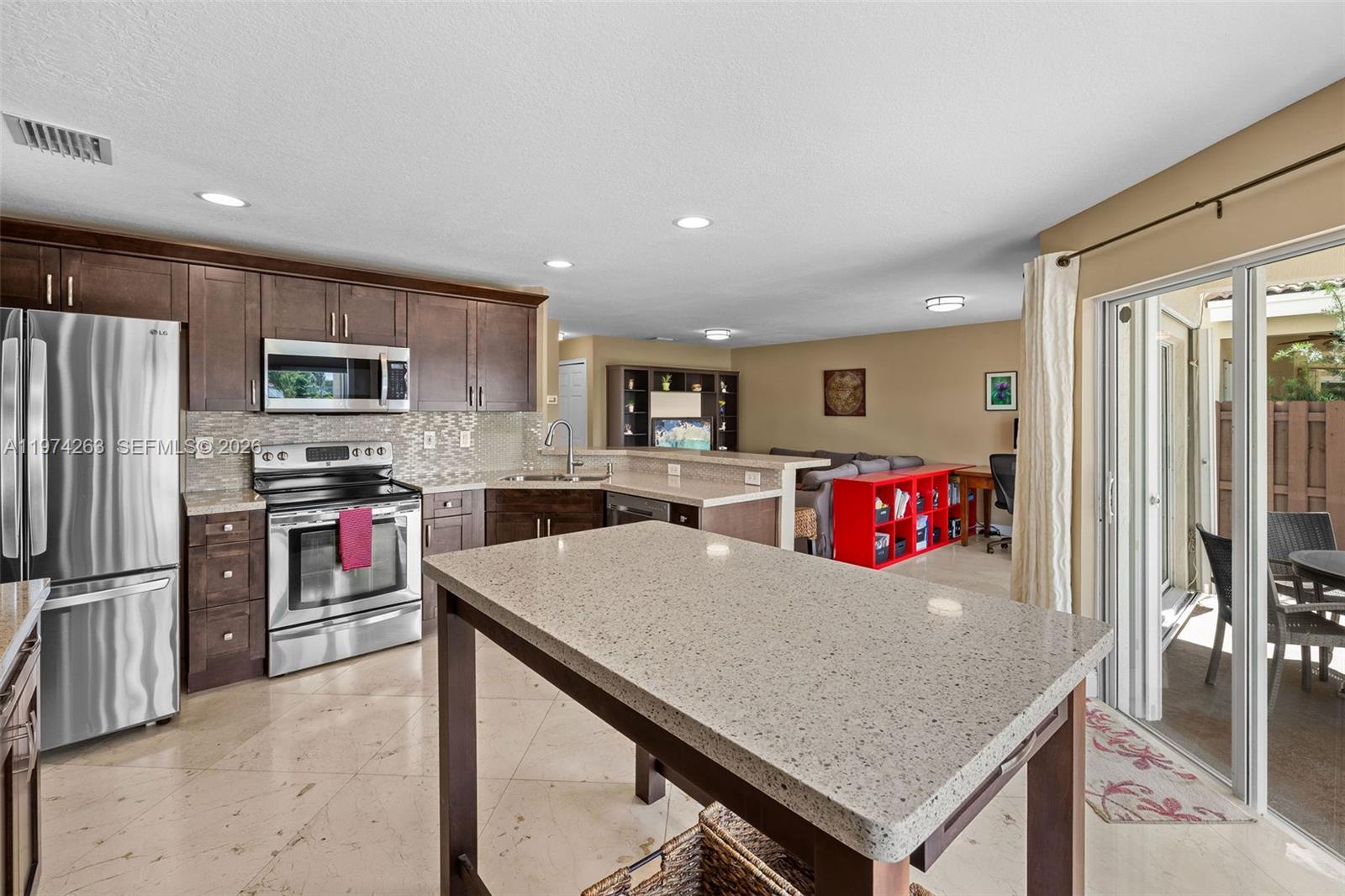 DORAL MEADOWS 1ST ADDN - Residential