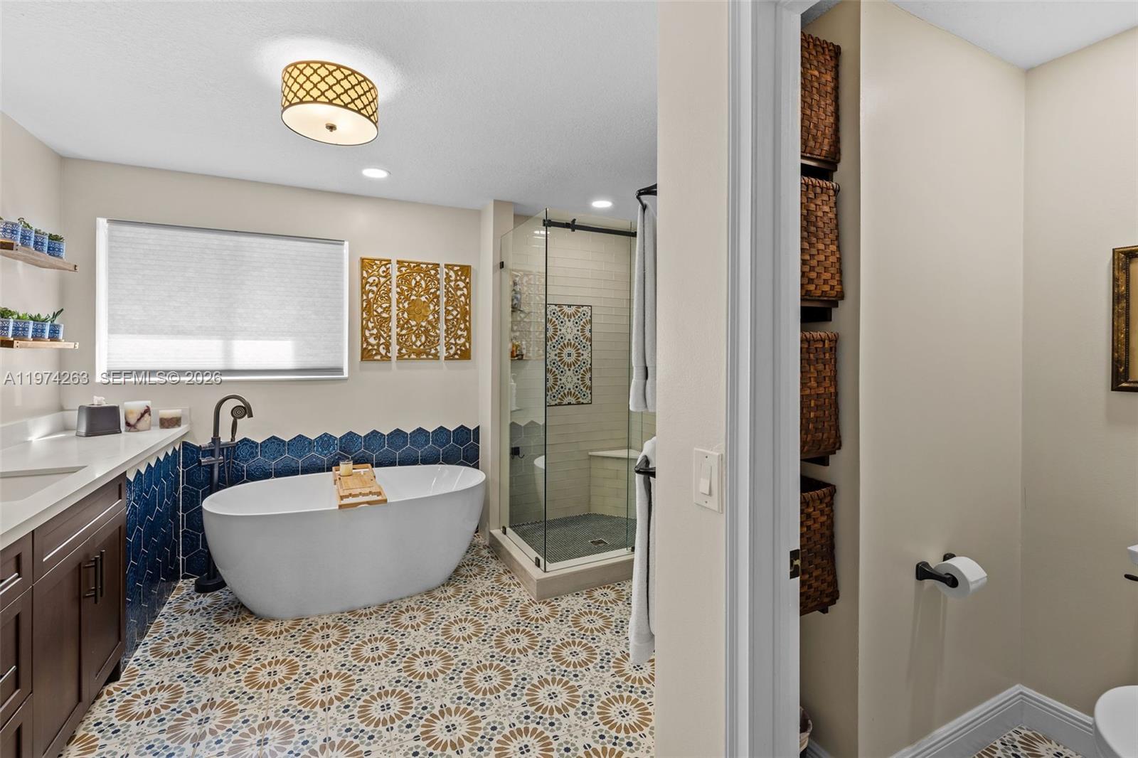 DORAL MEADOWS 1ST ADDN - Residential