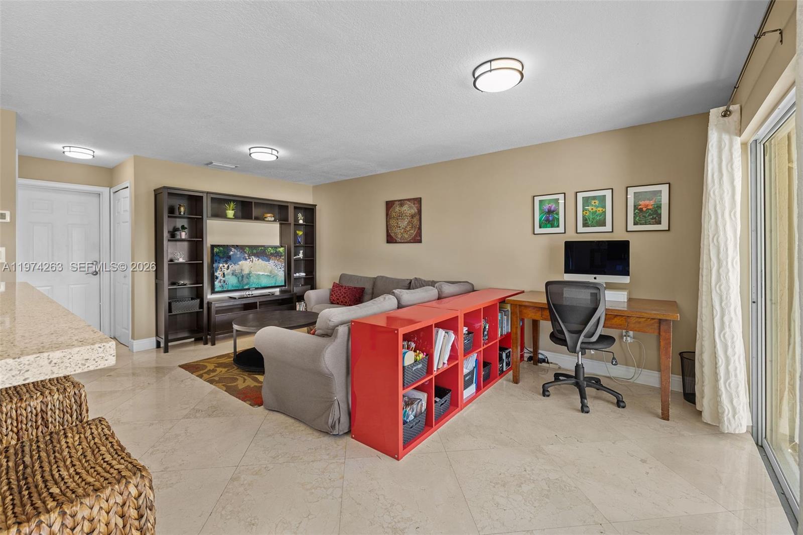 DORAL MEADOWS 1ST ADDN - Residential