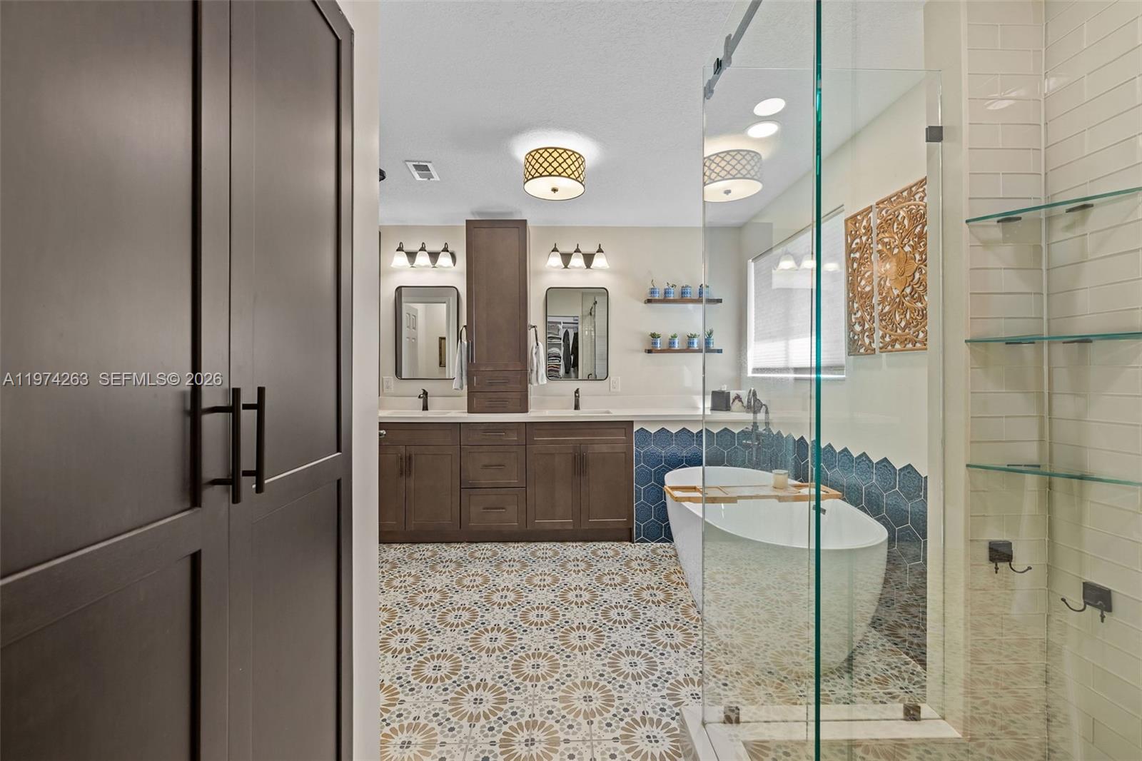 DORAL MEADOWS 1ST ADDN - Residential