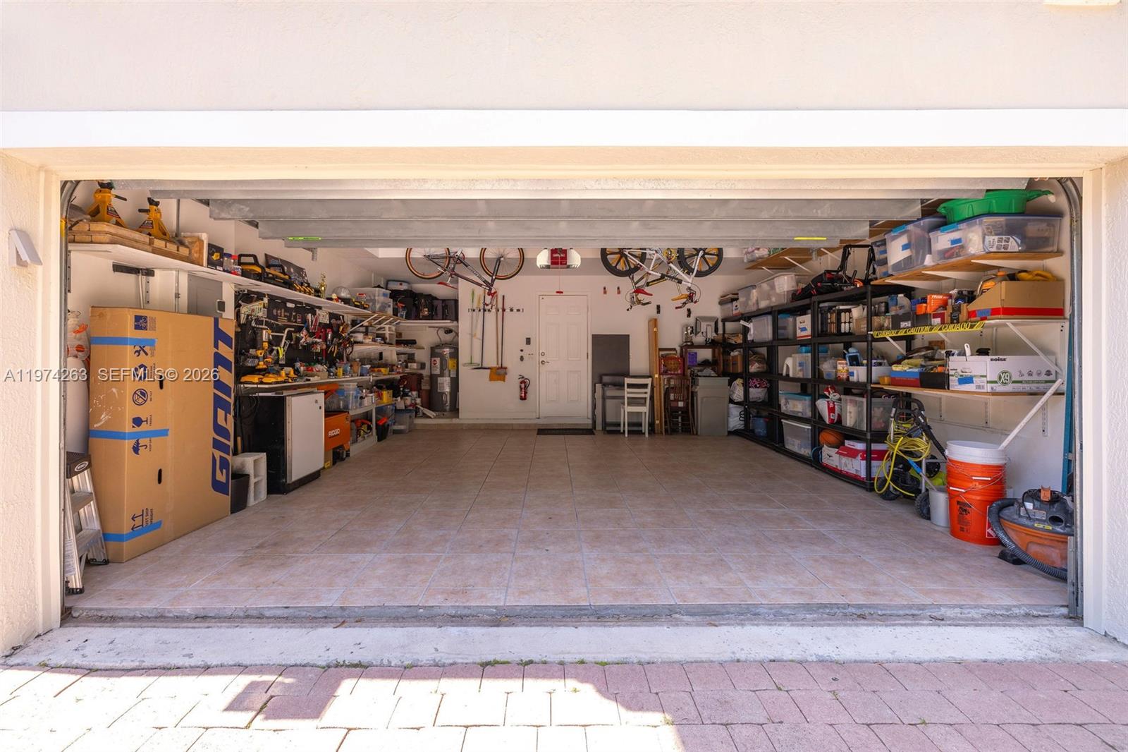 DORAL MEADOWS 1ST ADDN - Residential