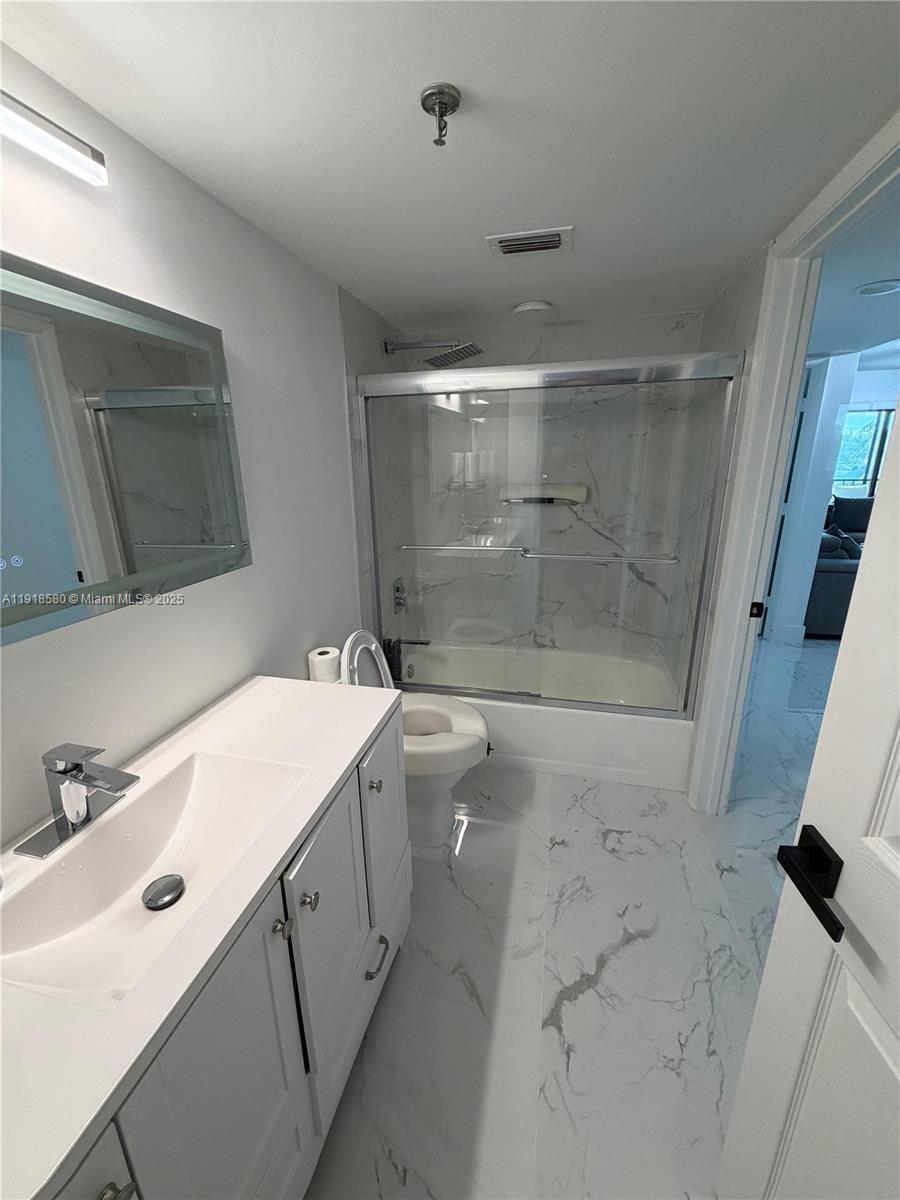 HUNTINGTON LAKES SEC FIVE - Residential Lease