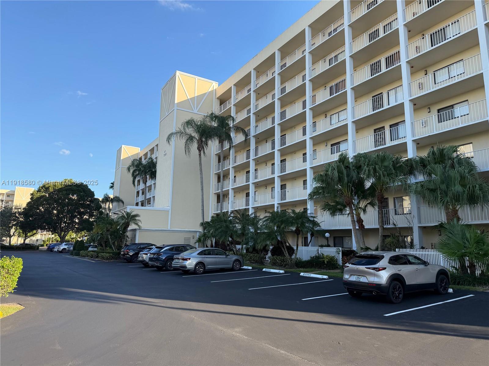 HUNTINGTON LAKES SEC FIVE - Residential Lease