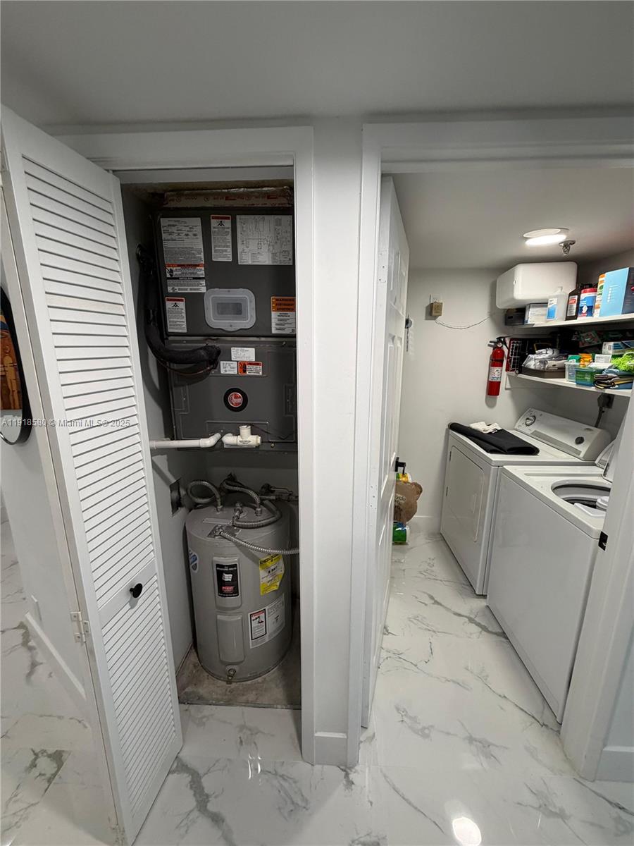 HUNTINGTON LAKES SEC FIVE - Residential Lease