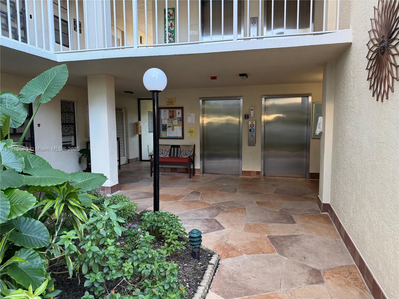 HUNTINGTON LAKES SEC FIVE - Residential Lease