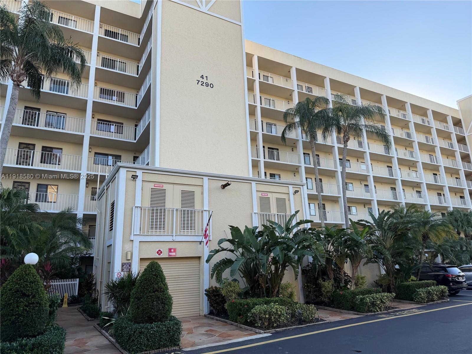 HUNTINGTON LAKES SEC FIVE - Residential Lease