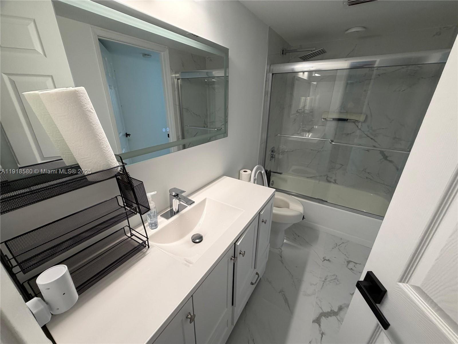 HUNTINGTON LAKES SEC FIVE - Residential Lease