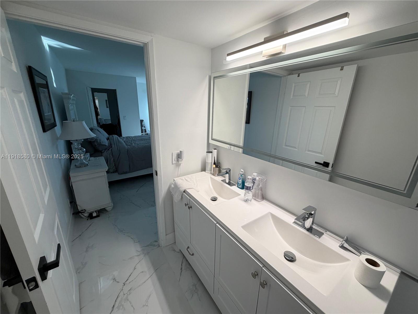 HUNTINGTON LAKES SEC FIVE - Residential Lease