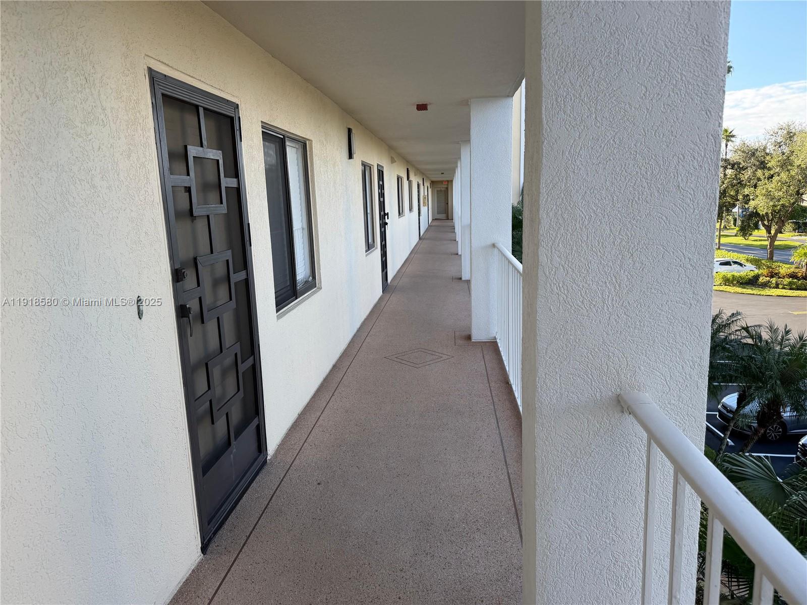 HUNTINGTON LAKES SEC FIVE - Residential Lease