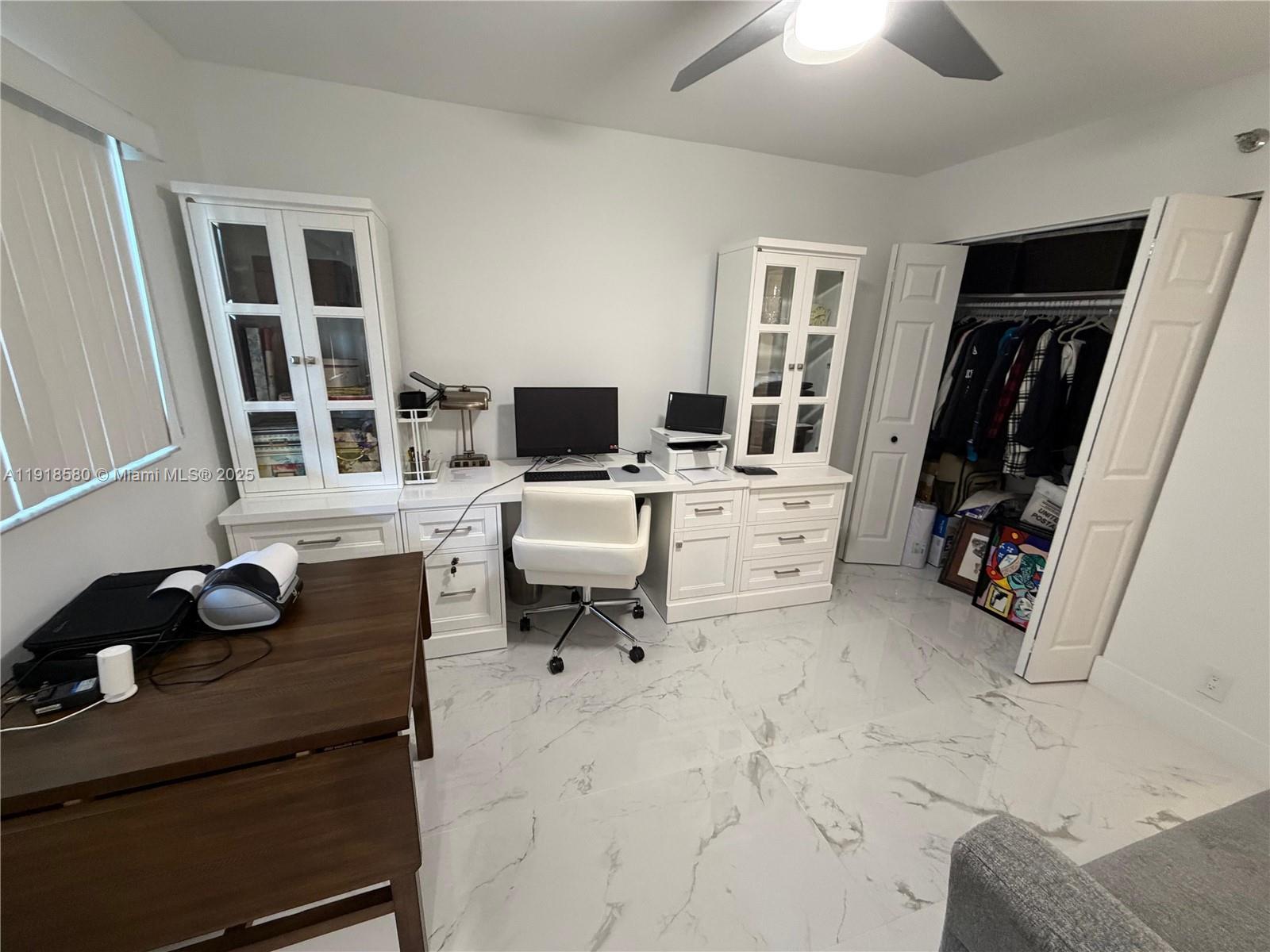 HUNTINGTON LAKES SEC FIVE - Residential Lease