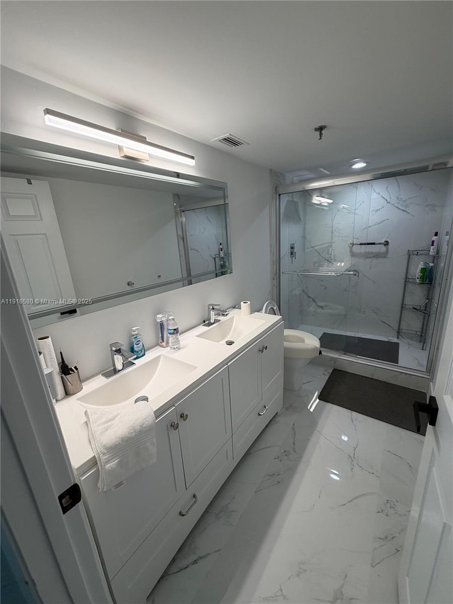 HUNTINGTON LAKES SEC FIVE - Residential Lease