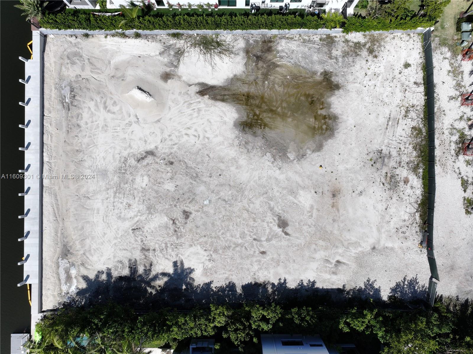 GOLDEN BEACH SEC E - Land