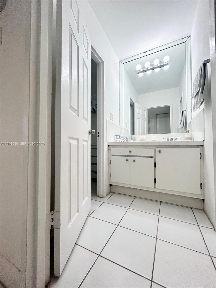 THE DECOPLAGE CONDO - Residential