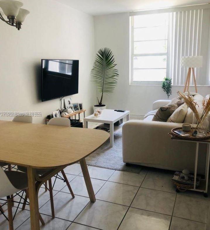 THE DECOPLAGE CONDO - Residential