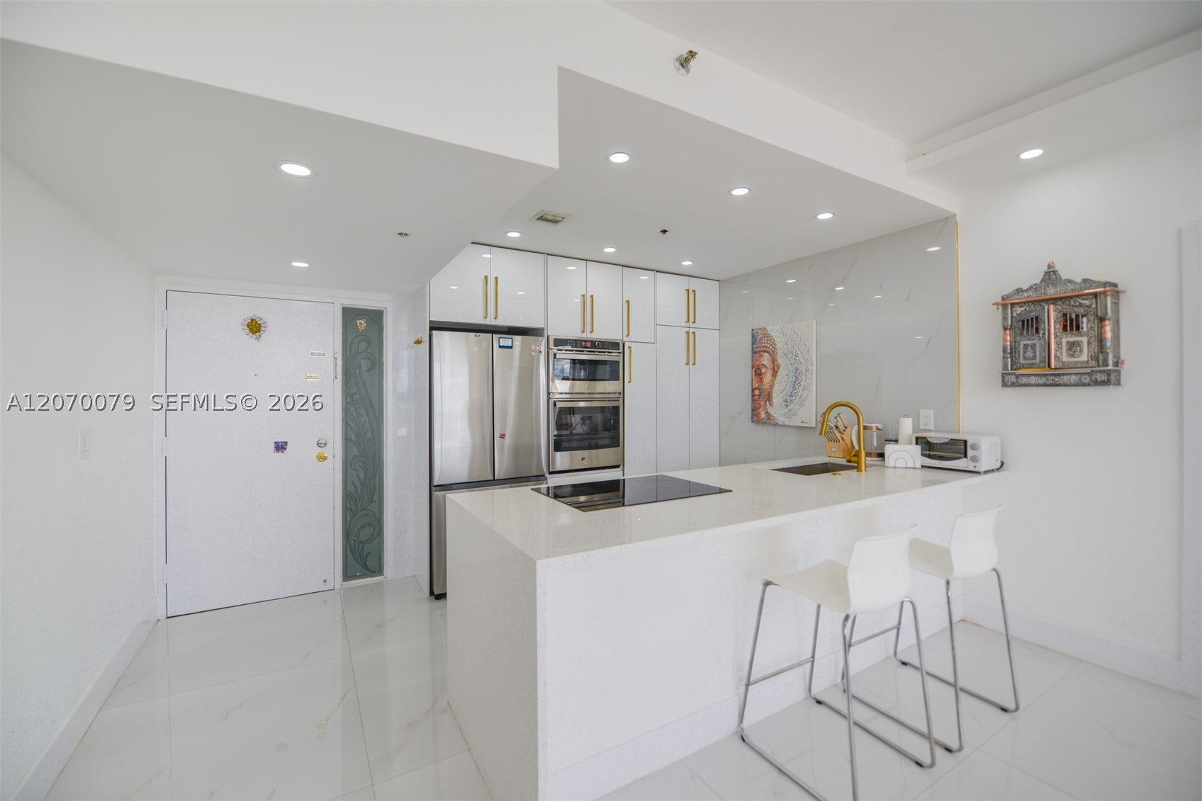 7601 E Treasure Dr PH103