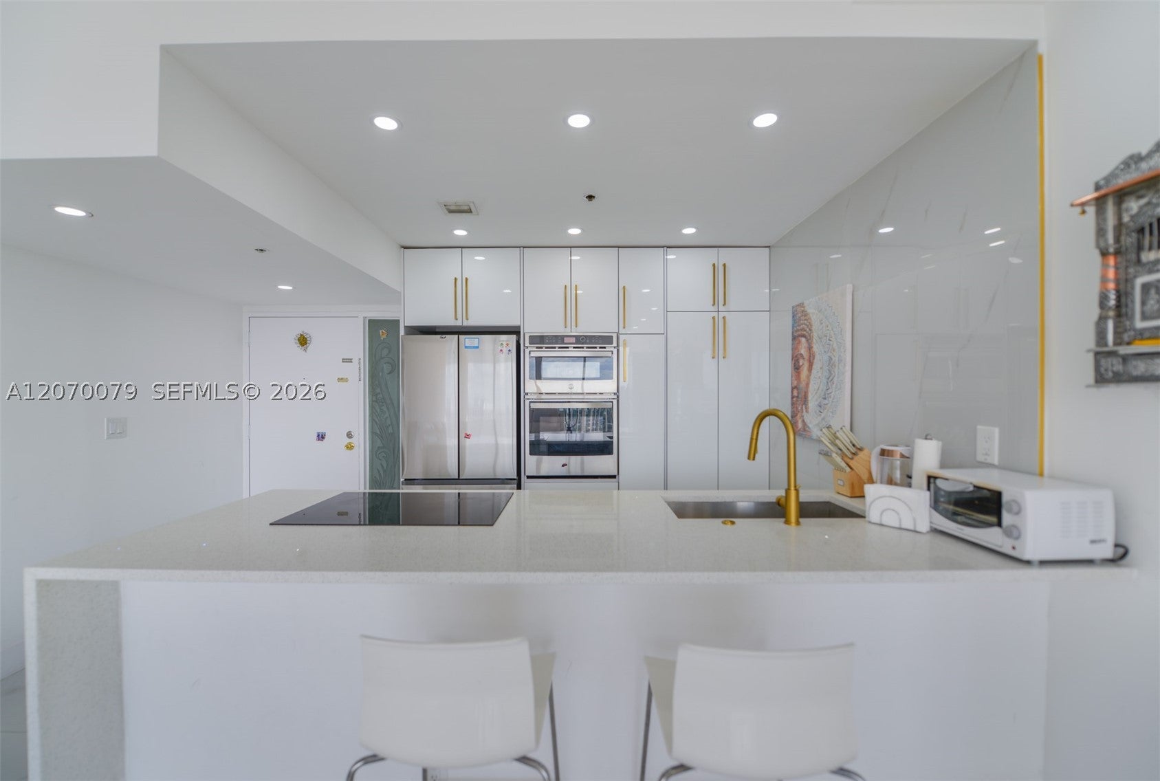 7601 E Treasure Dr PH103