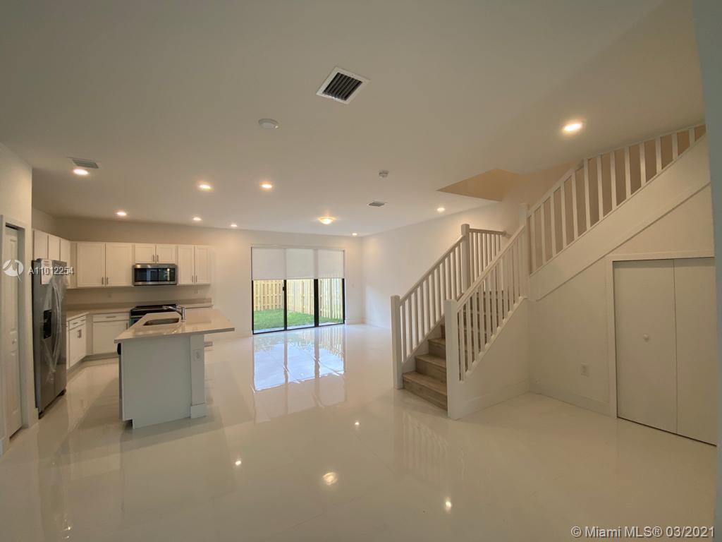 DEVCO VILLAS - Residential Lease