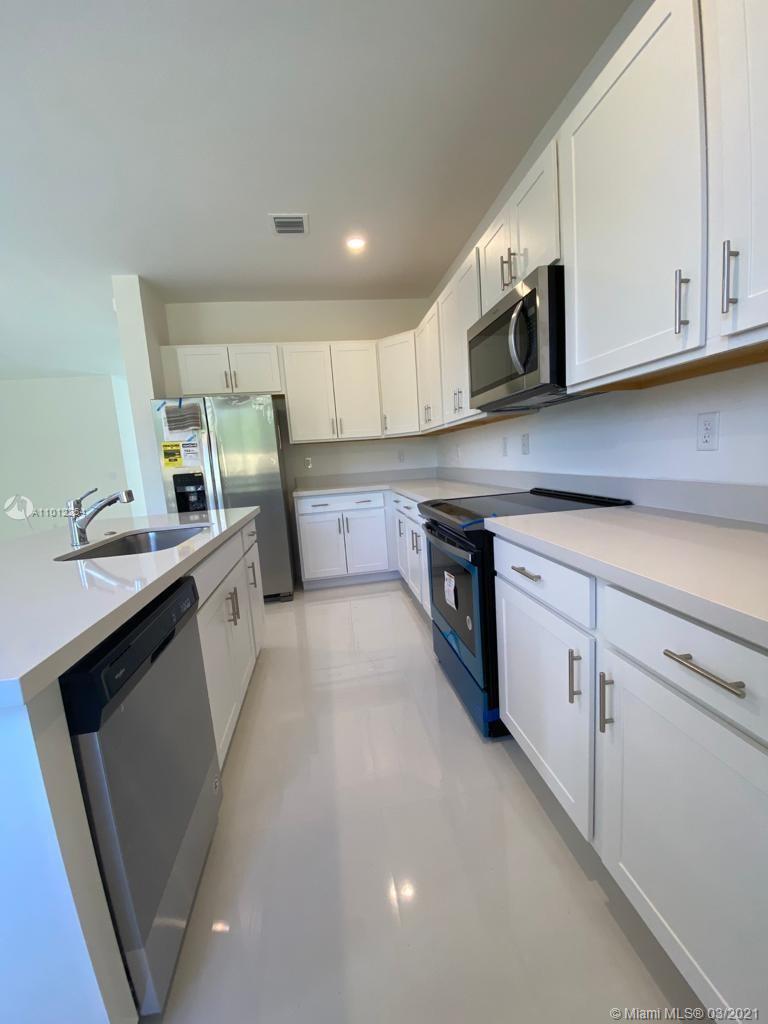 DEVCO VILLAS - Residential Lease