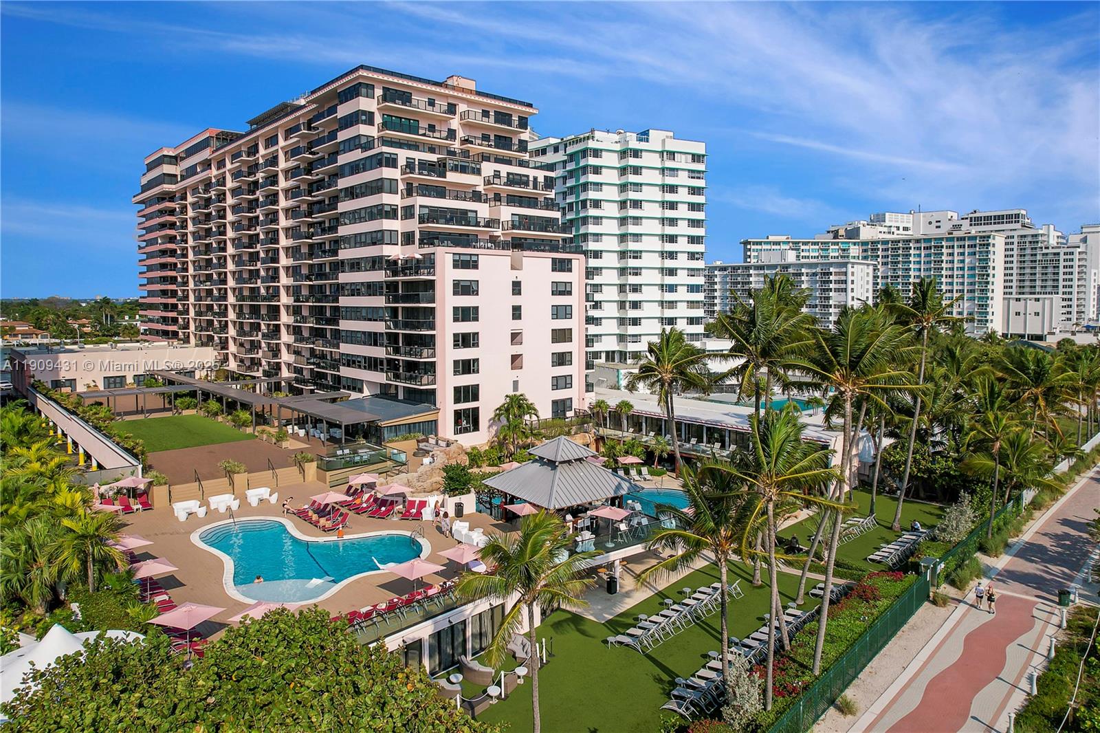 THE ALEXANDER CONDO - Residential