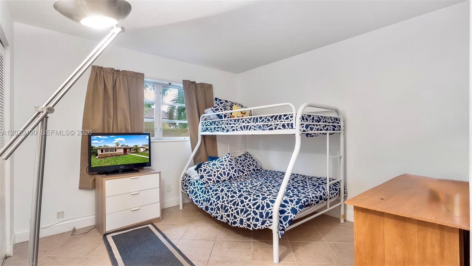 PASADENA LAKES SOUTH - Residential