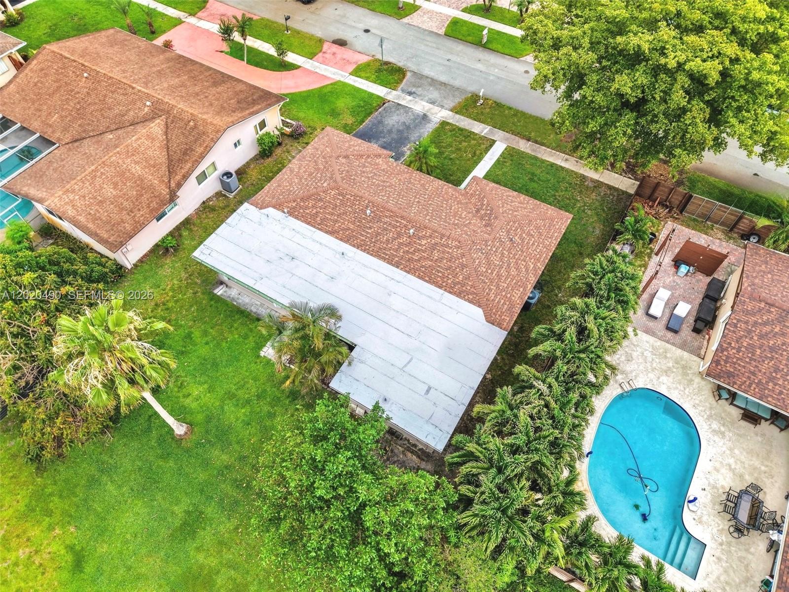 PASADENA LAKES SOUTH - Residential