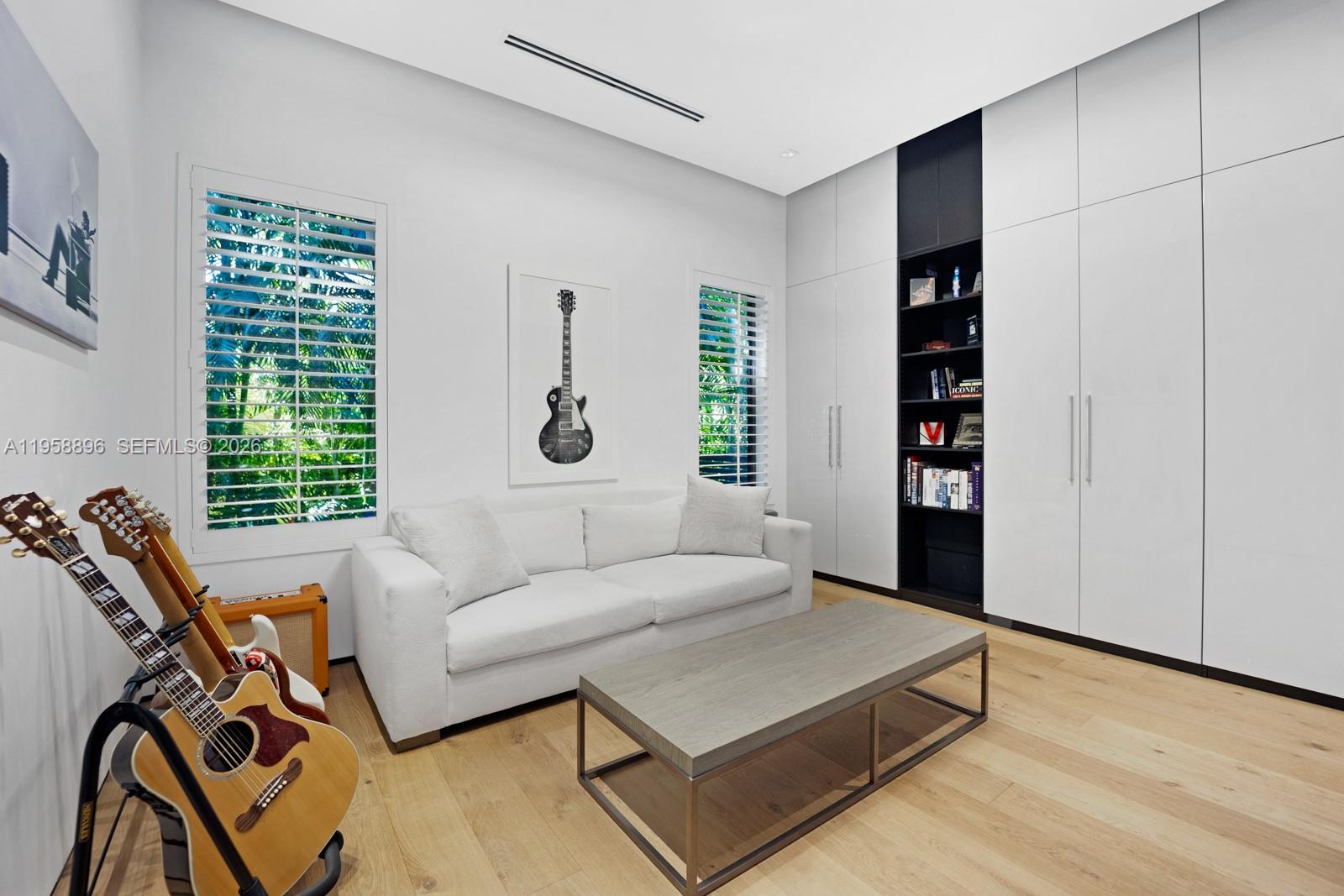 CORAL GABLES RIVIERA SEC - Residential