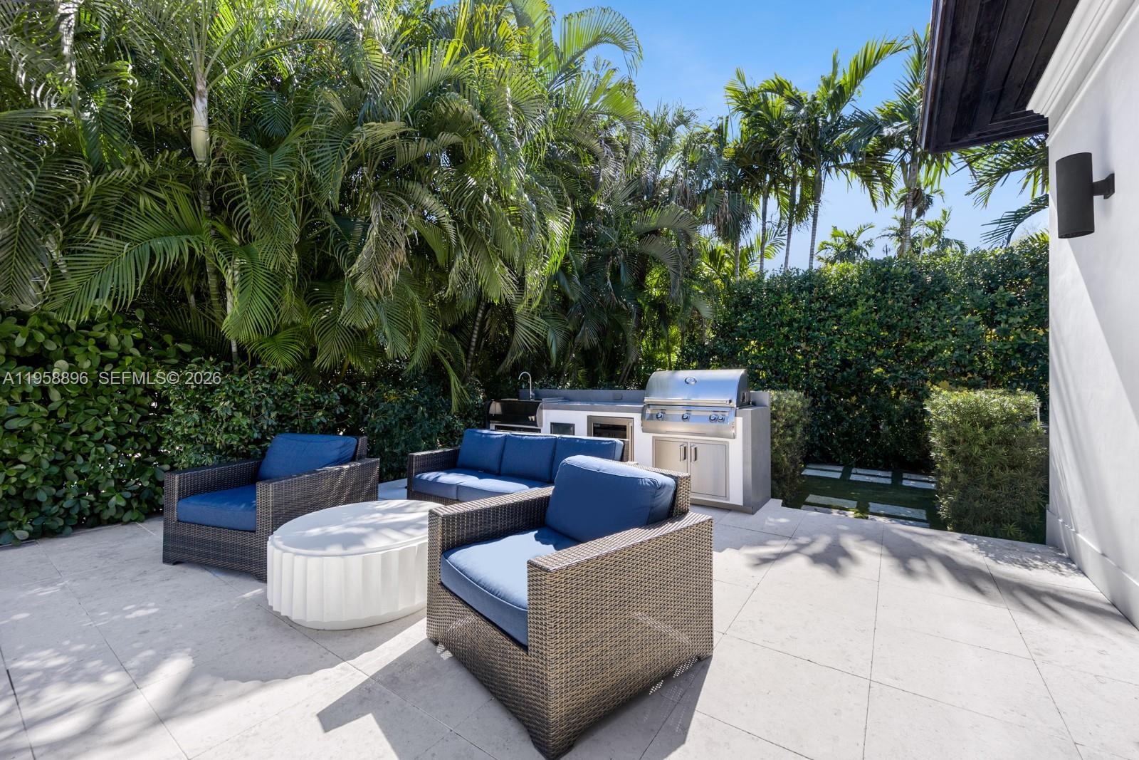 CORAL GABLES RIVIERA SEC - Residential