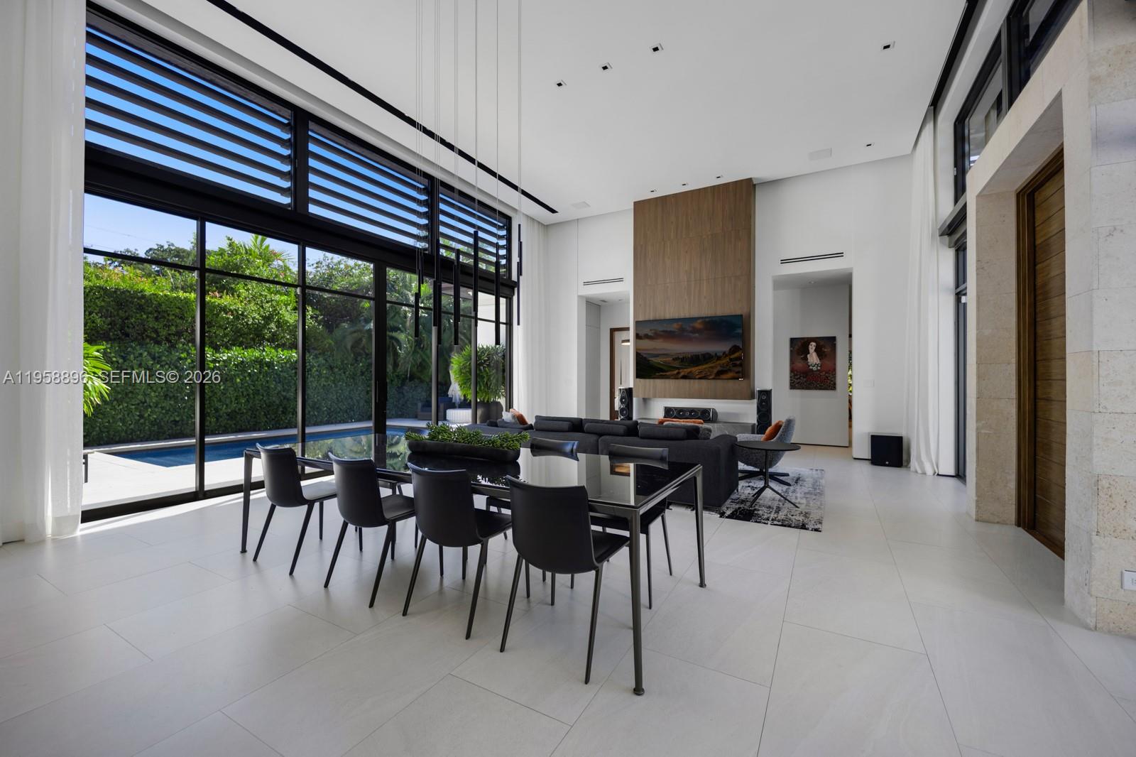 CORAL GABLES RIVIERA SEC - Residential