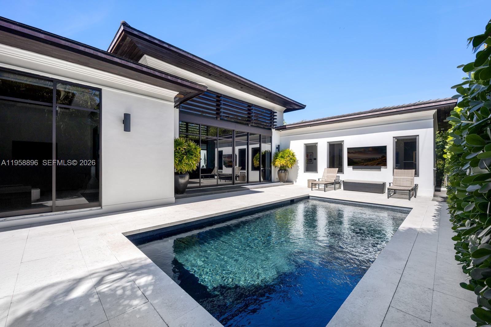 CORAL GABLES RIVIERA SEC - Residential