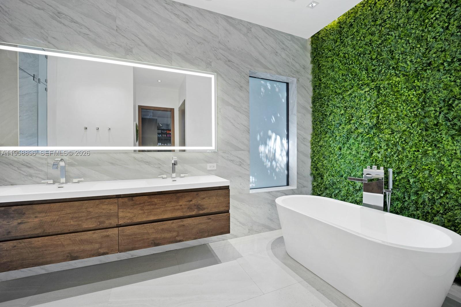 CORAL GABLES RIVIERA SEC - Residential