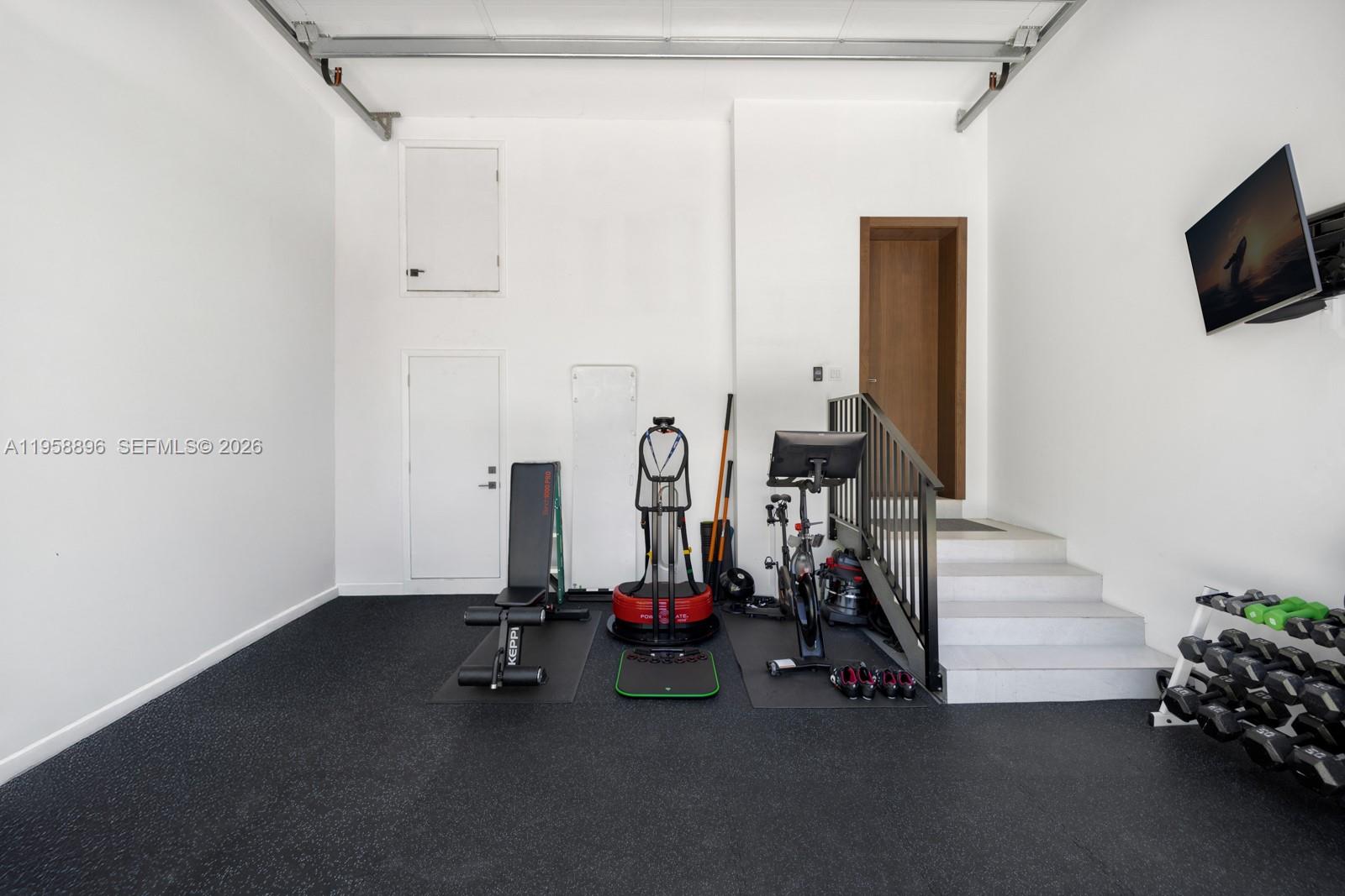 CORAL GABLES RIVIERA SEC - Residential