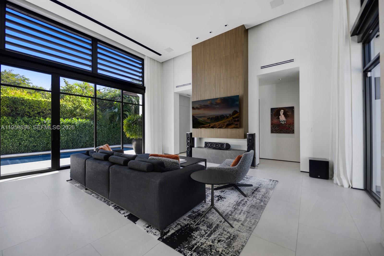 CORAL GABLES RIVIERA SEC - Residential