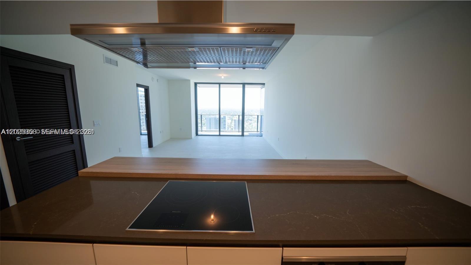 1000 Brickell Plz 3411