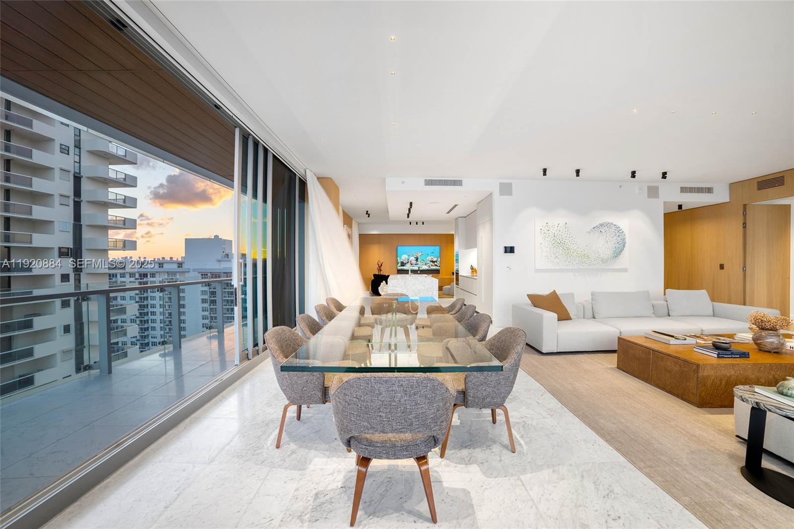 5775 Collins Ave 1501