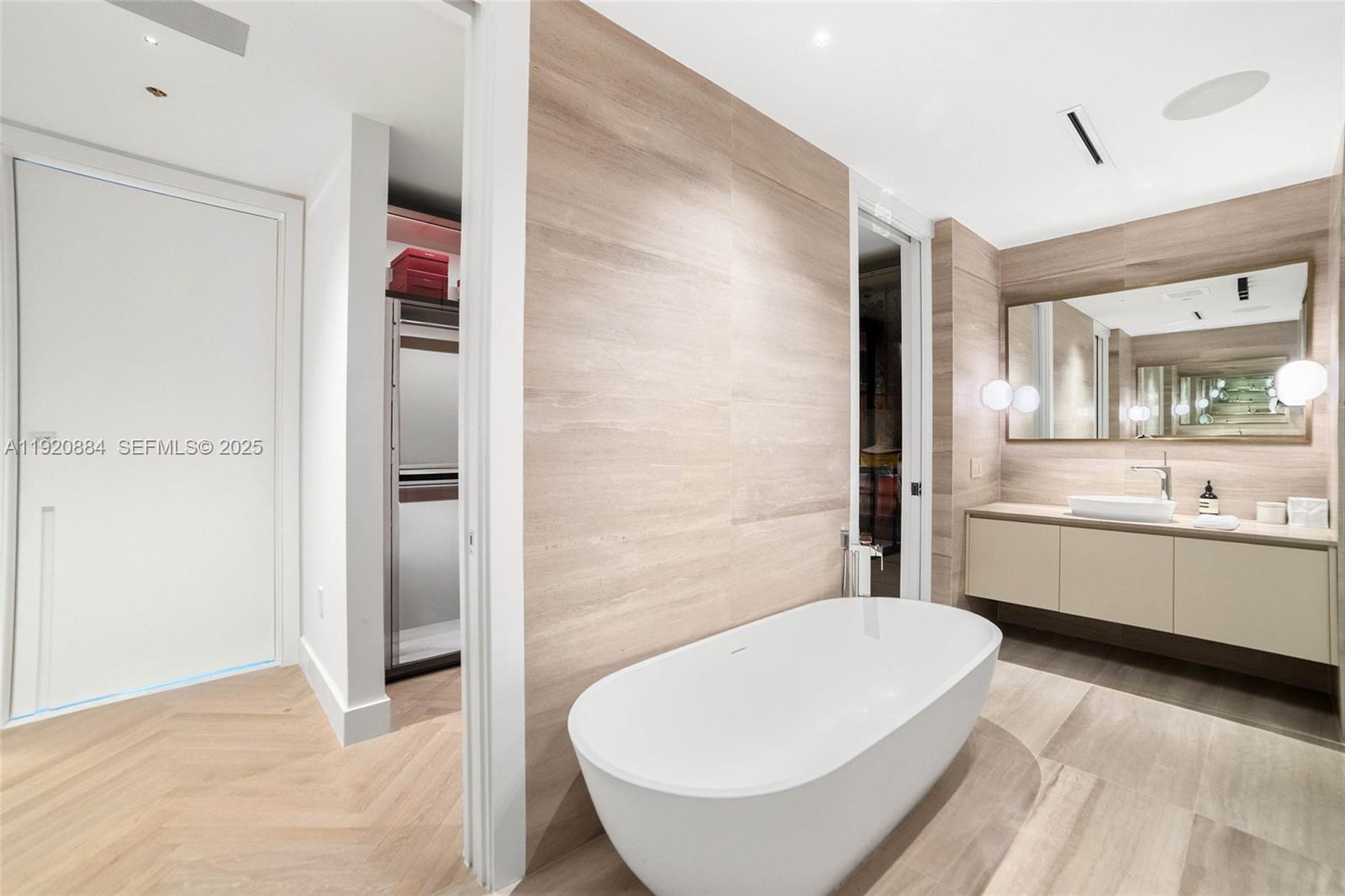 57 OCEAN MIAMI BEACH - Residential