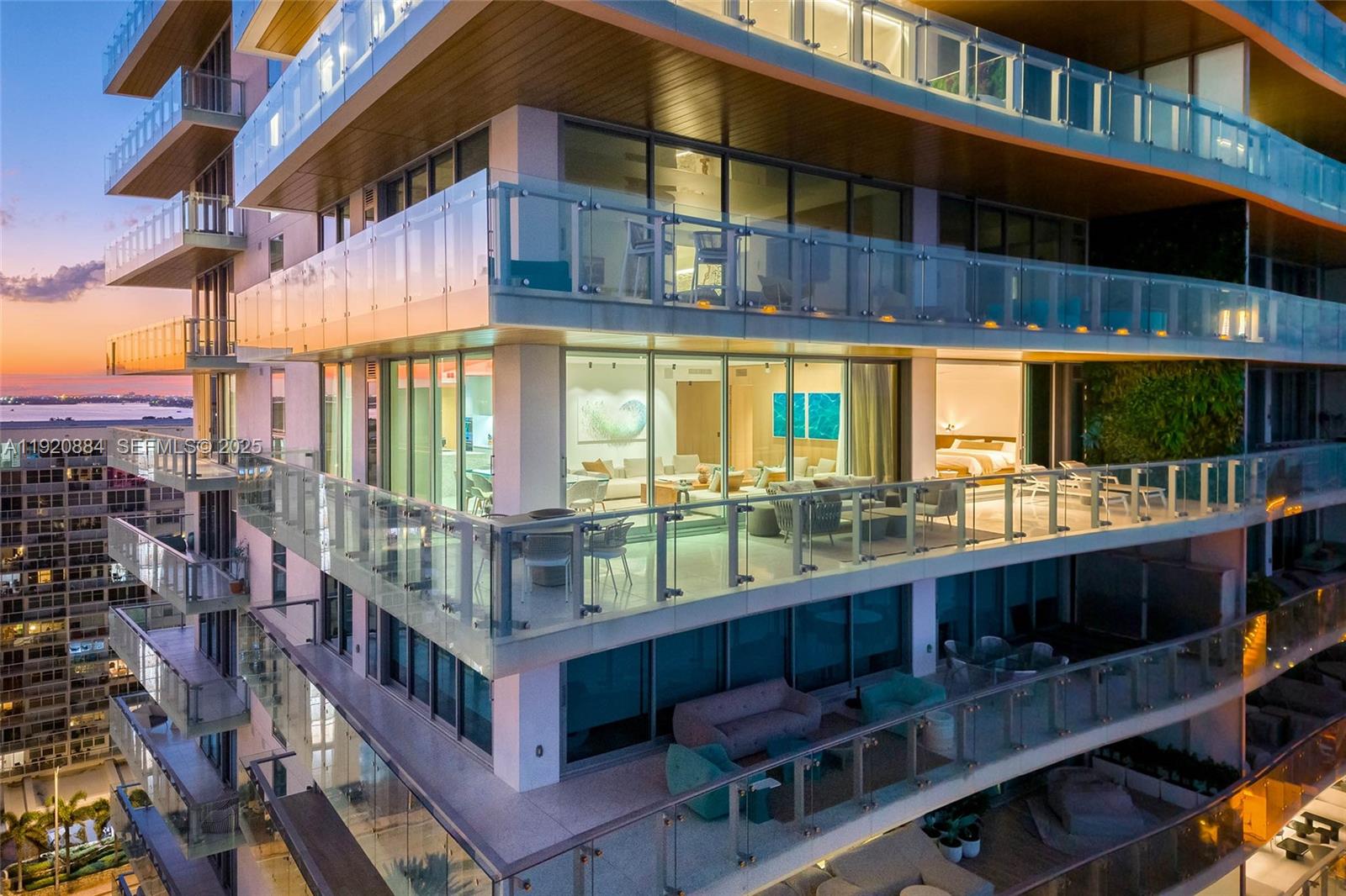 57 OCEAN MIAMI BEACH - Residential