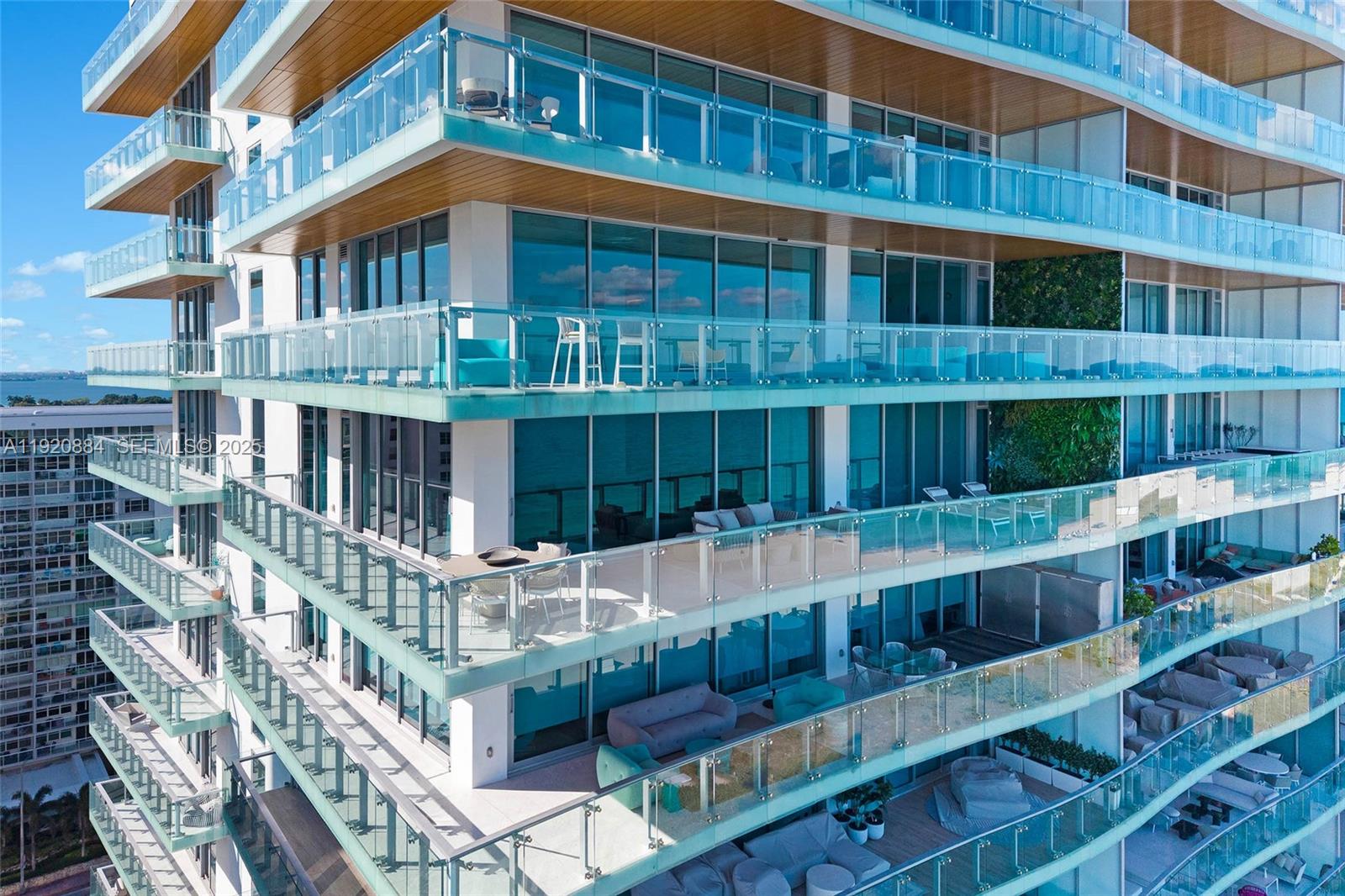 57 OCEAN MIAMI BEACH - Residential