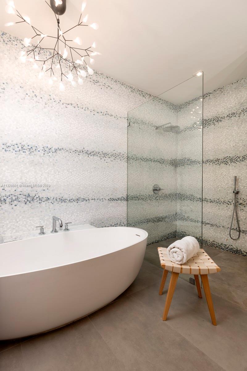 GROVENOR HOUSE CONDO - Residential