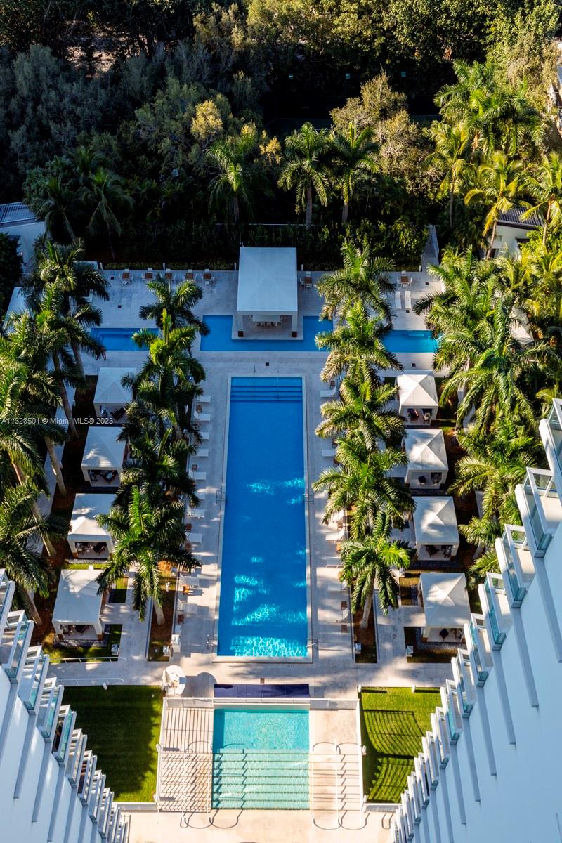 GROVENOR HOUSE CONDO - Residential