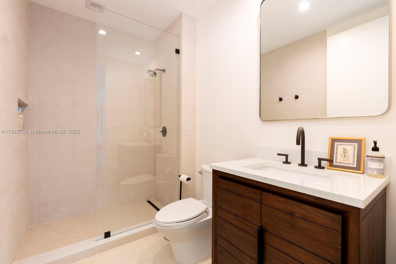 GROVENOR HOUSE CONDO - Residential