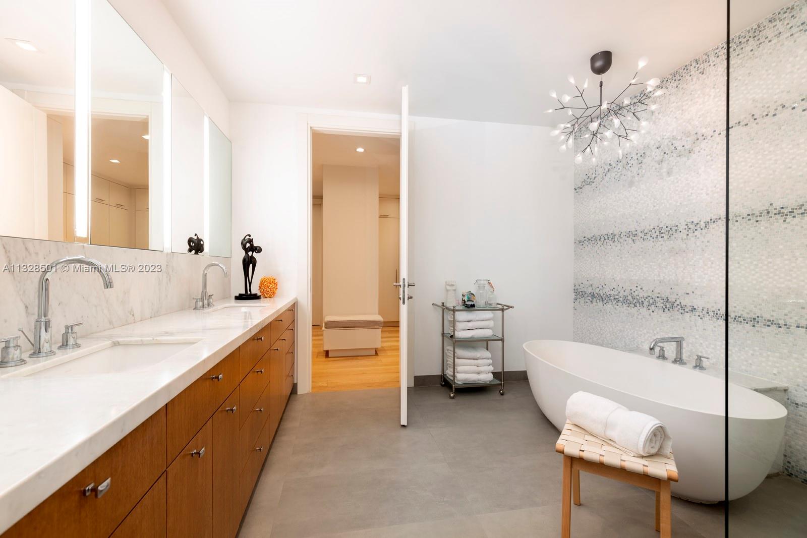 GROVENOR HOUSE CONDO - Residential