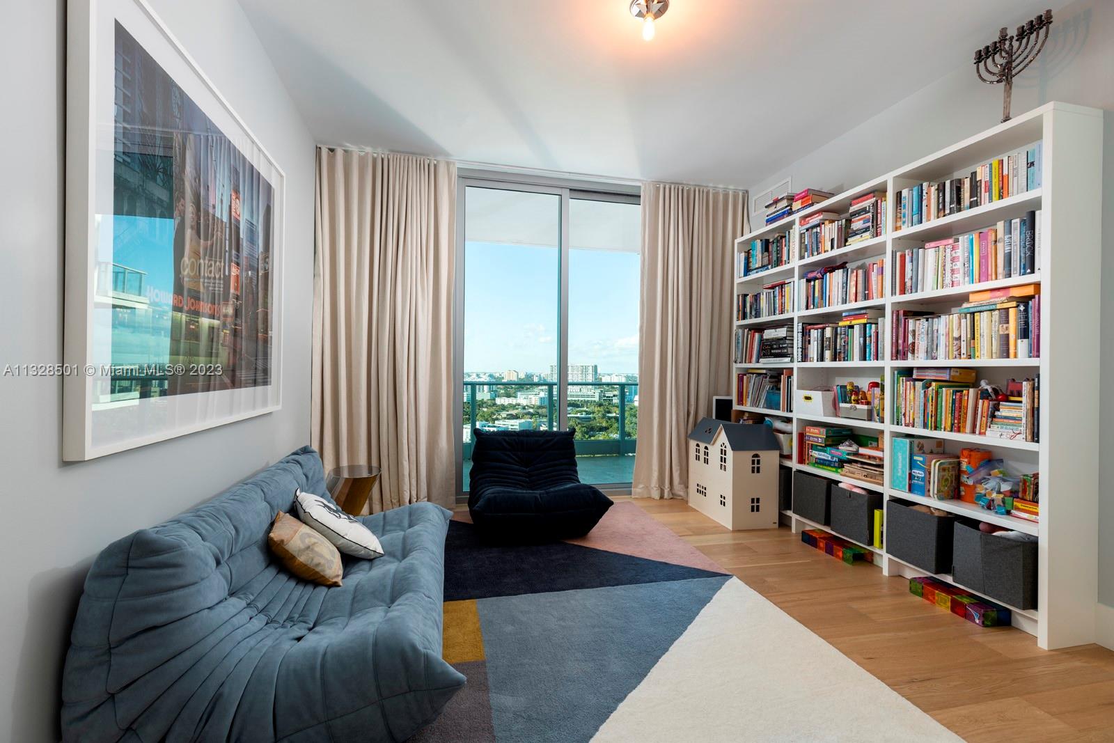 GROVENOR HOUSE CONDO - Residential