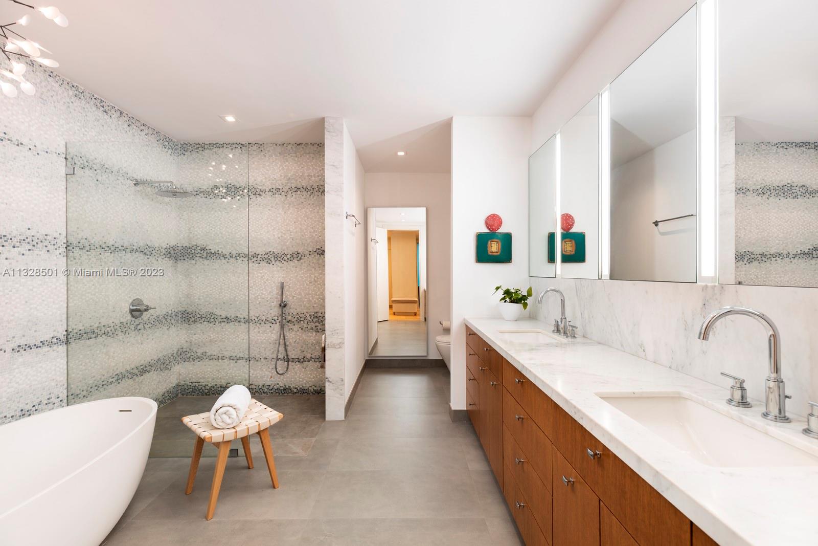 GROVENOR HOUSE CONDO - Residential