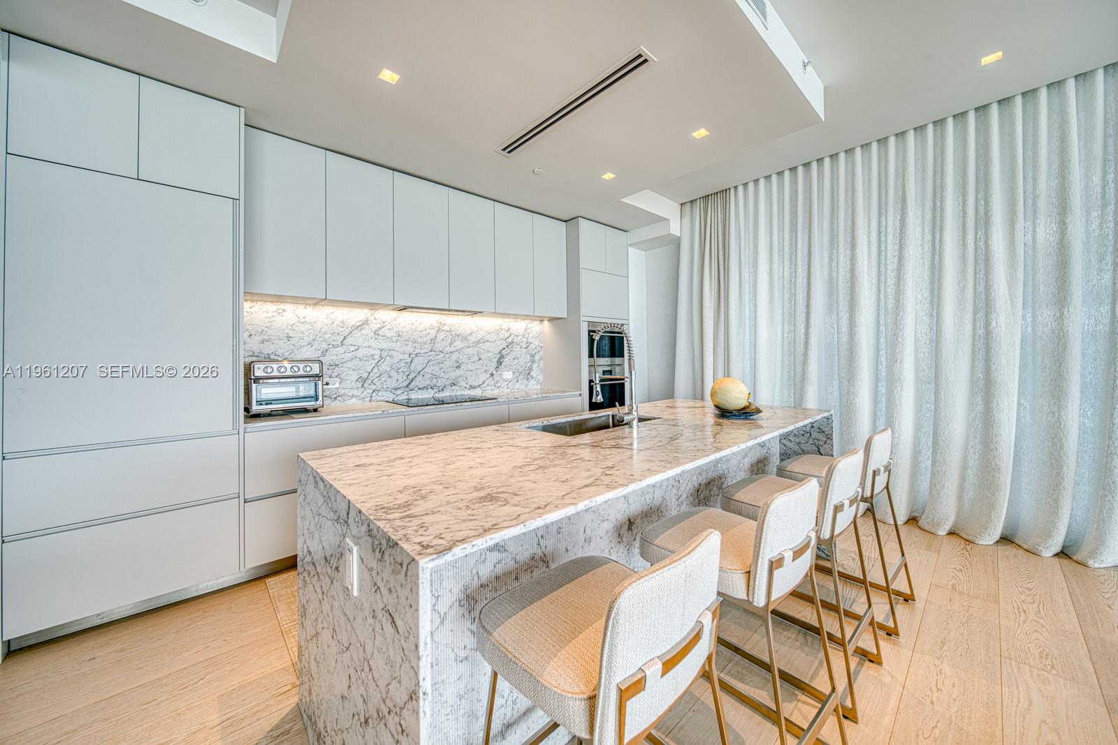 5775 Collins Ave 703