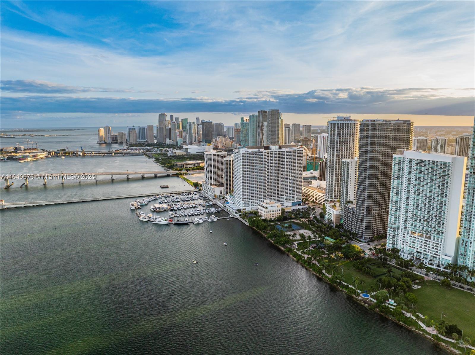 1750 N Bayshore Dr 2708