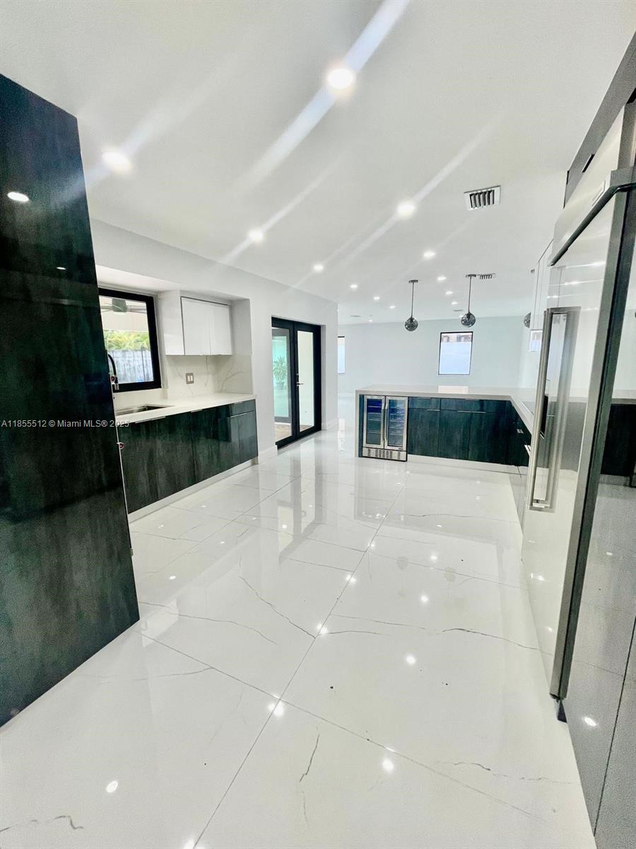 J G HEADS FARMS UNIT A - Residential Lease