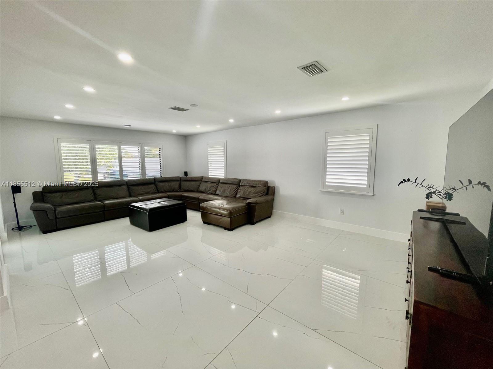 J G HEADS FARMS UNIT A - Residential Lease