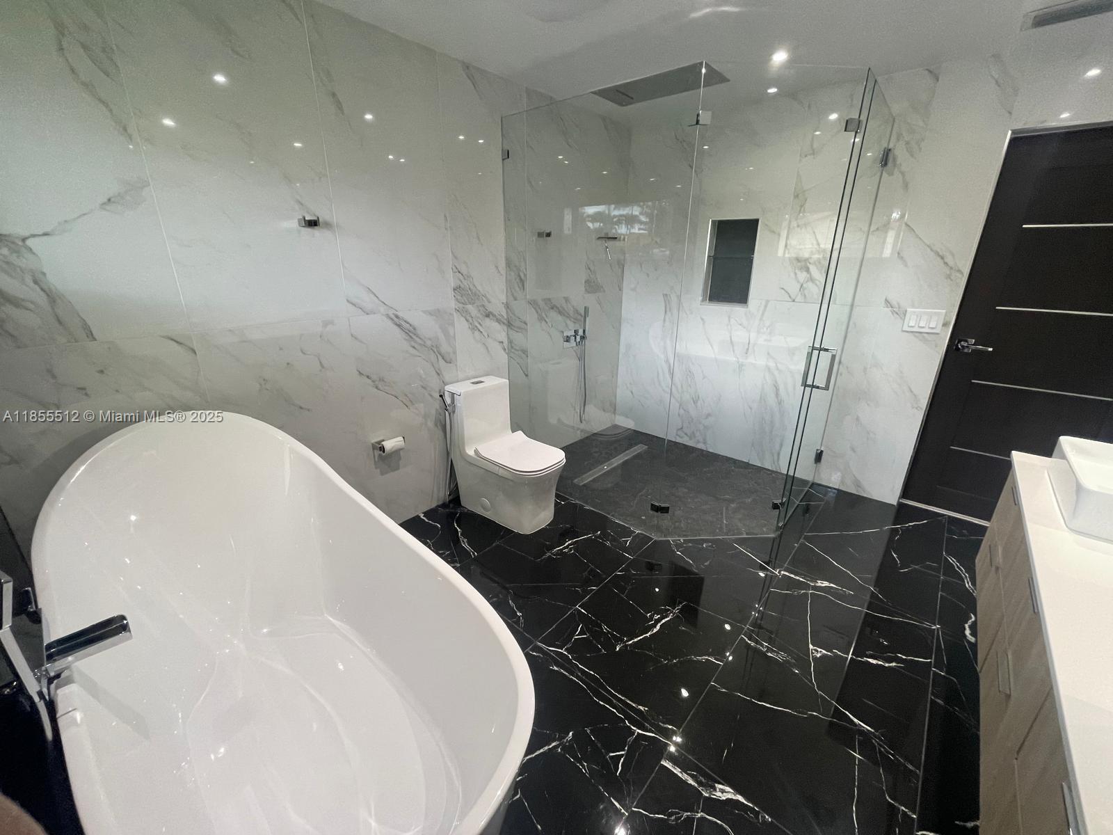 J G HEADS FARMS UNIT A - Residential Lease